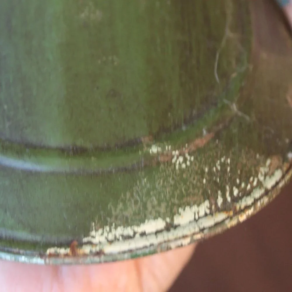 Vintage Painted Metal Scoop, Green with Hand Painted Folk Art, Flour or Grain - Picture 7 of 10